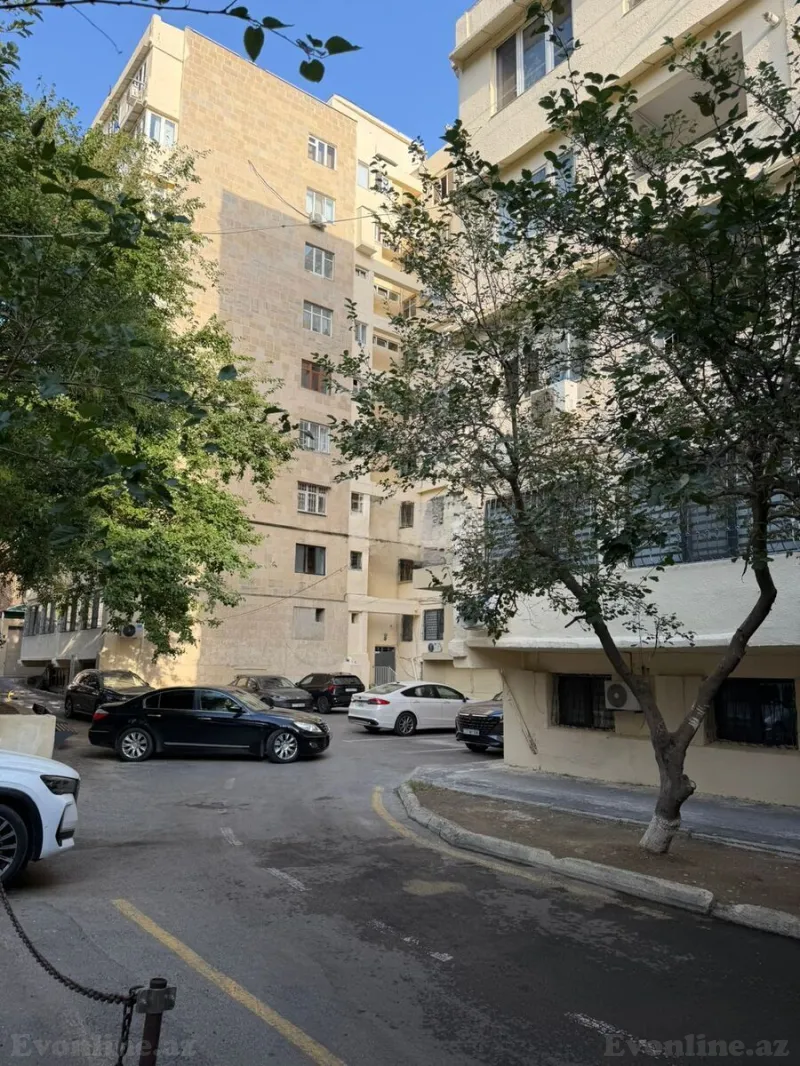 Satılır 3 otaqlı Mənzil Köhnə tikili 75 m² Gənclik m. - şəkil 4