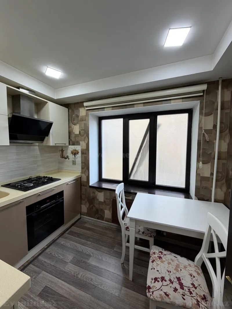 Satılır 3 otaqlı Mənzil Köhnə tikili 75 m² Gənclik m. - şəkil 8