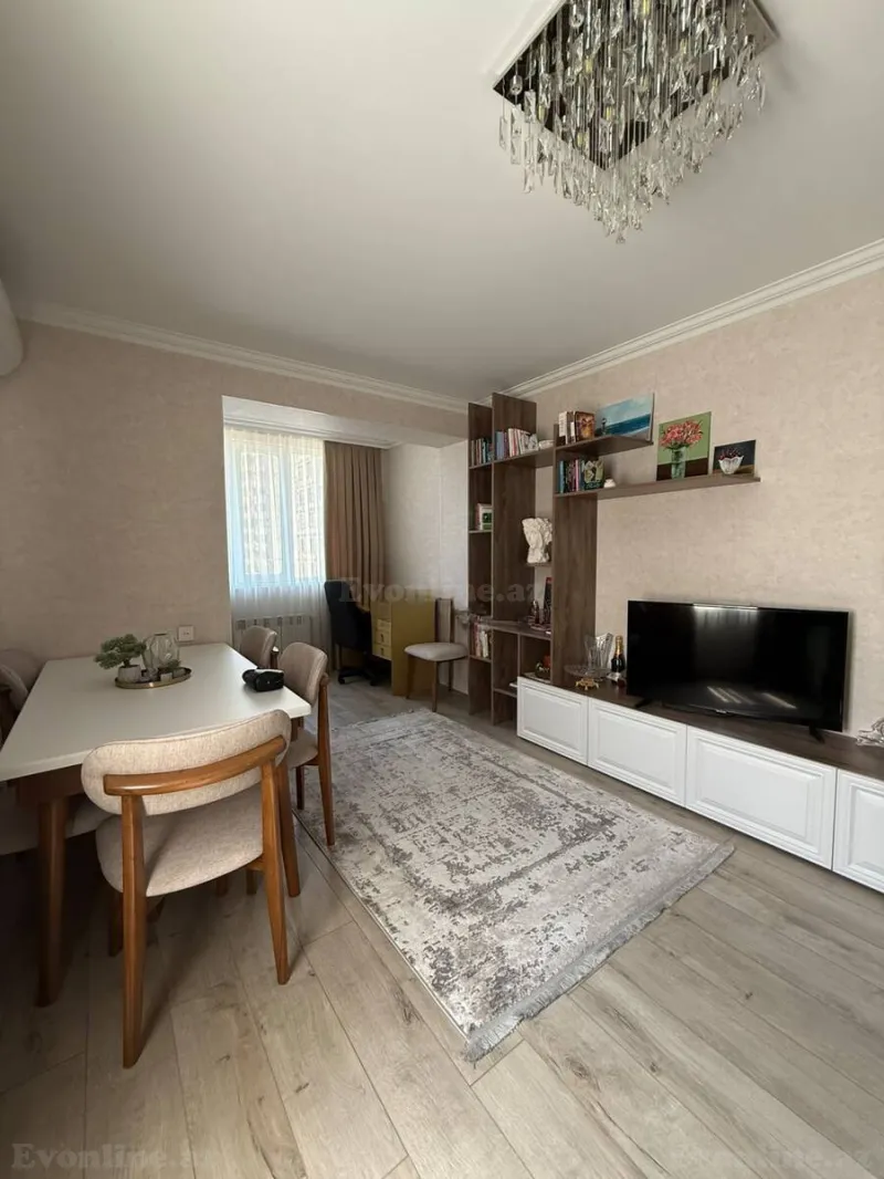 Satılır 2 otaqlı Mənzil Köhnə tikili 70 m² Nərimanov r. - şəkil 3