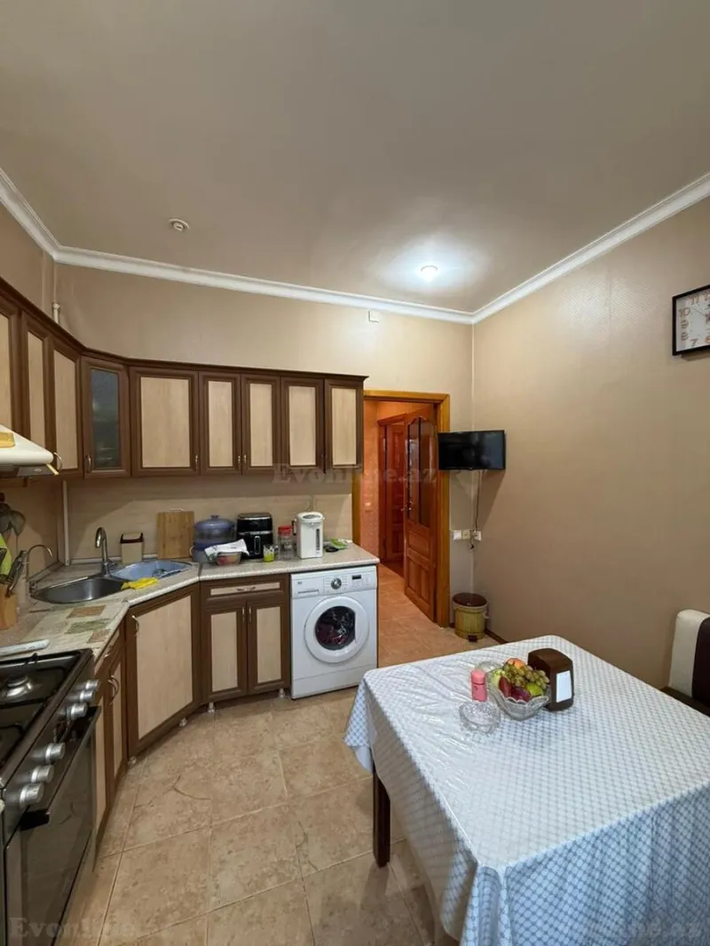 Satılır 3 otaqlı Mənzil Köhnə tikili 95 m² Yasamal r. - şəkil 12