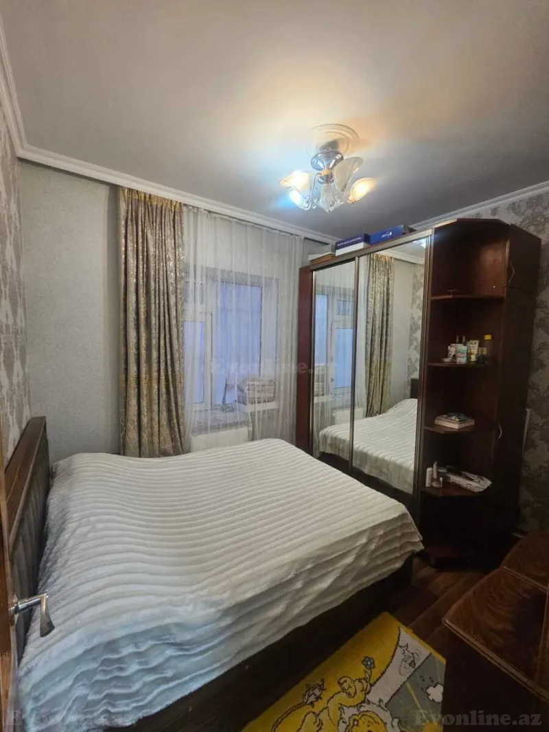 Satılır 2 otaqlı Mənzil Köhnə tikili 60 m² İnşaatçılar m. - şəkil 2
