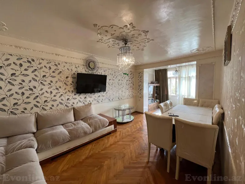 Satılır 3 otaqlı Mənzil Köhnə tikili 70 m² Nəsimi r.