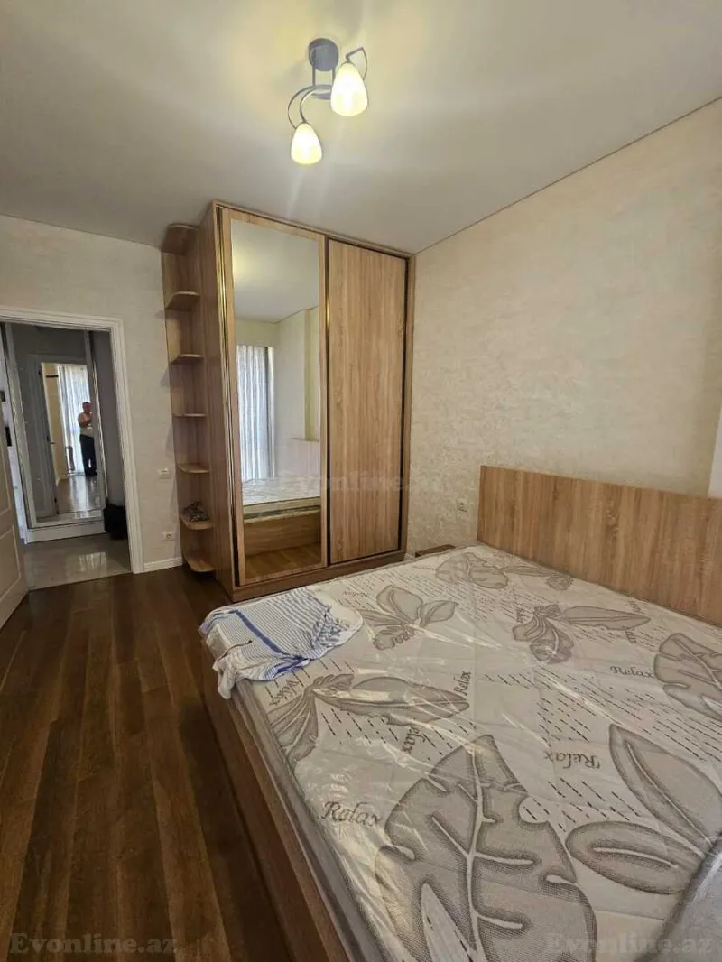 Kirayə verilir 3 otaqlı Mənzil Yeni tikili 90 m² İnşaatçılar m. - şəkil 4