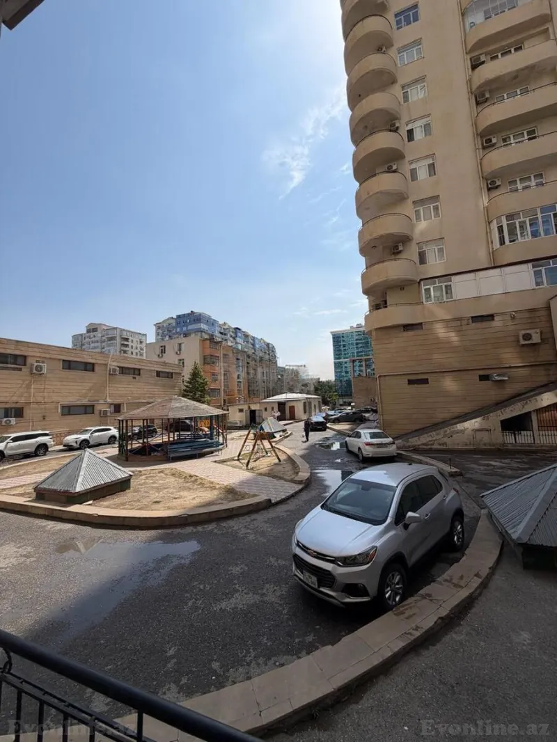 Kirayə verilir 4 otaqlı Mənzil Yeni tikili 235 m² 8 Noyabr m. - şəkil 20