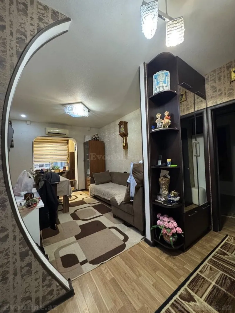 Satılır 3 otaqlı Mənzil Köhnə tikili 65 m² Yeni Yasamal