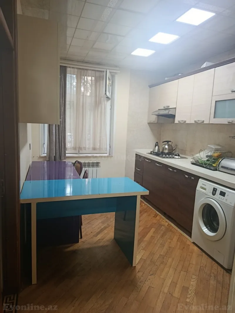 Kirayə verilir 4 otaqlı Mənzil Köhnə tikili 90 m² Nəriman Nərimanov m. - şəkil 9