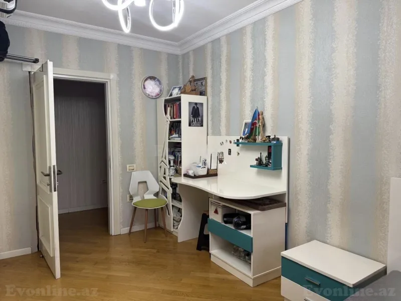 Satılır 4 otaqlı Mənzil Köhnə tikili 135 m² Qara Qarayev m. - şəkil 2
