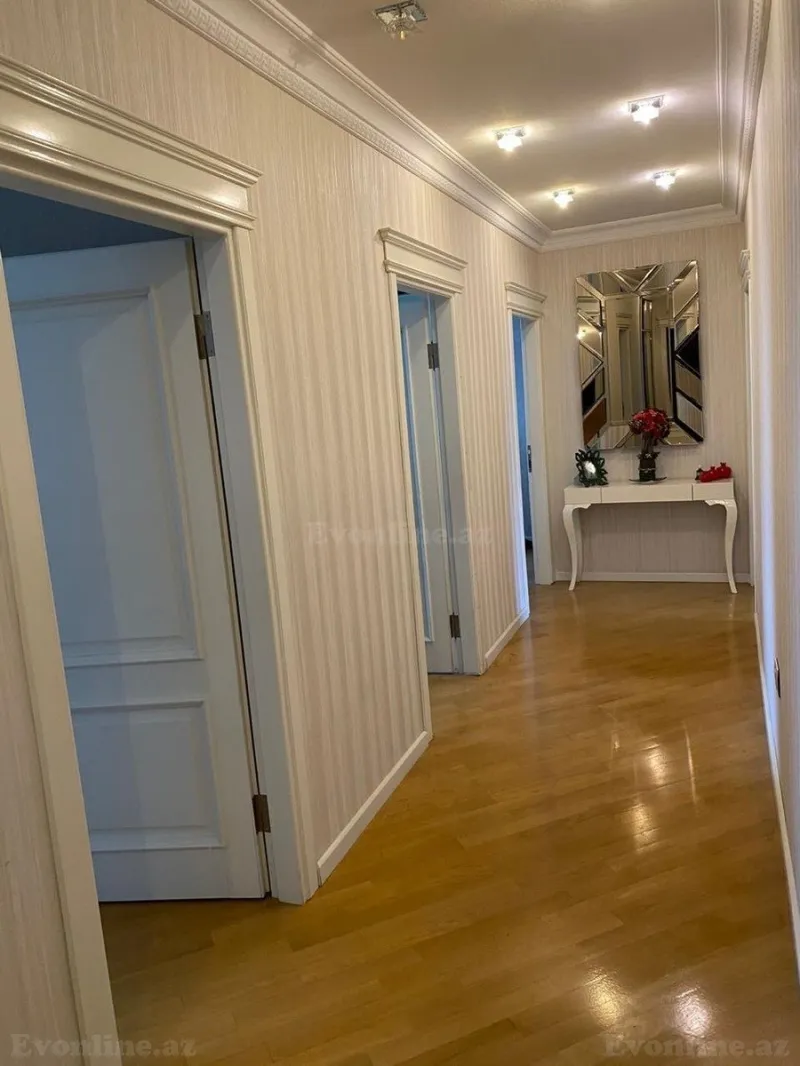 Satılır 4 otaqlı Mənzil Köhnə tikili 135 m² Qara Qarayev m. - şəkil 8