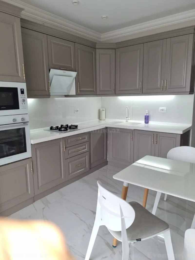 Kirayə verilir 3 otaqlı Mənzil Yeni tikili 150 m² 8 Noyabr m. - şəkil 6