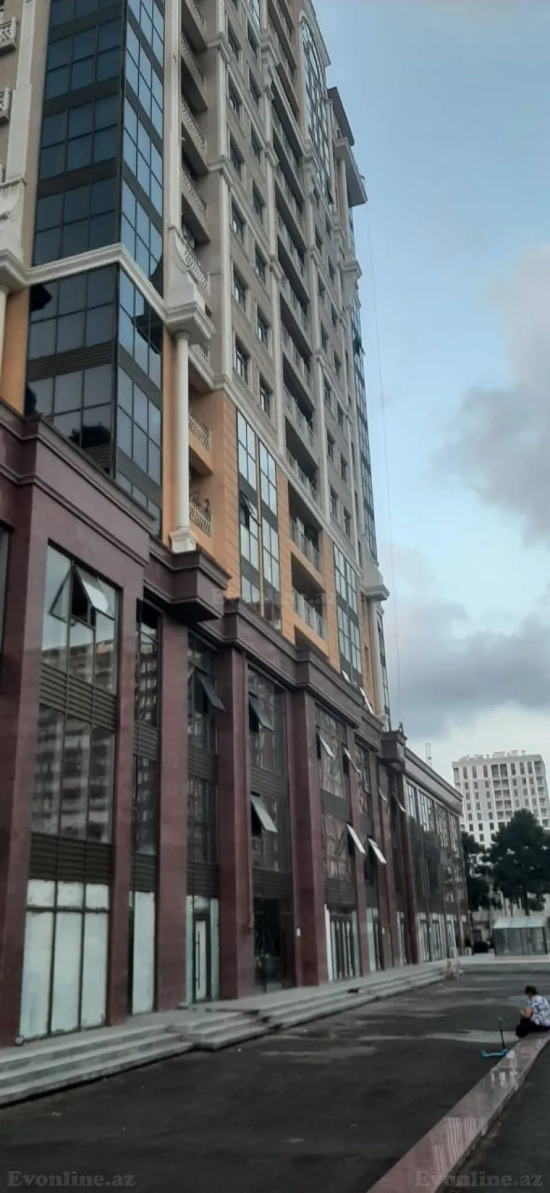 Kirayə verilir 3 otaqlı Mənzil Yeni tikili 120 m² Nərimanov r. - şəkil 18