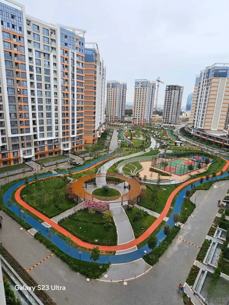 Satılır 4 otaqlı Mənzil Yeni tikili 130 m² Bakmil m.