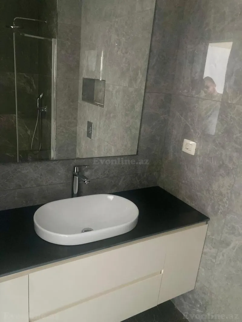 Satılır 4 otaqlı Mənzil Yeni tikili 130 m² Bakmil m. - şəkil 12