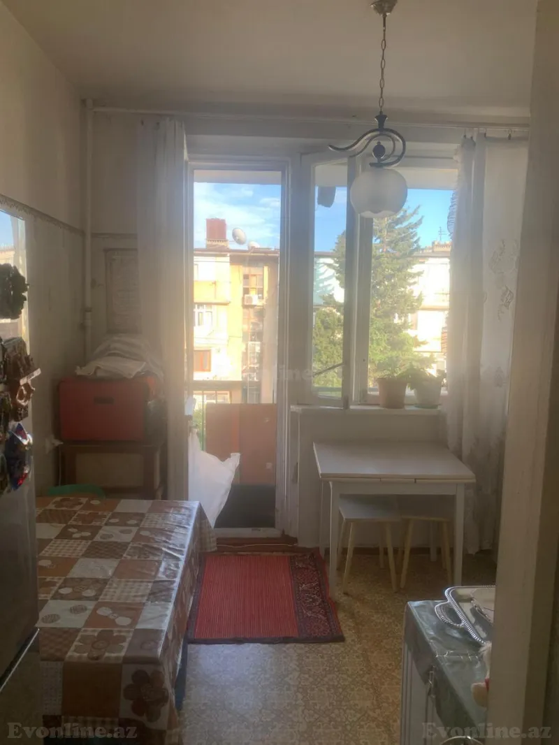 Satılır 2 otaqlı Mənzil Köhnə tikili 65 m² Memar Əcəmi m. - şəkil 4