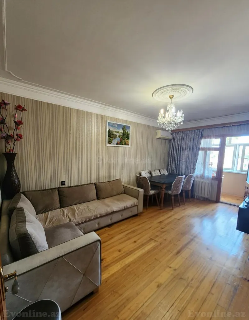 Satılır 3 otaqlı Mənzil Köhnə tikili 65 m² Qaraçuxur