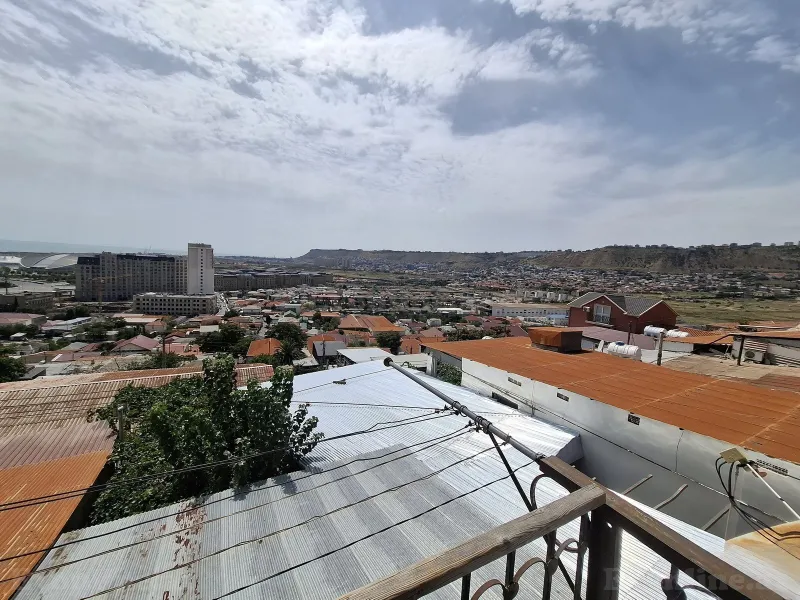 Satılır 7 otaqlı Mənzil Köhnə tikili 300 m² Bayıl