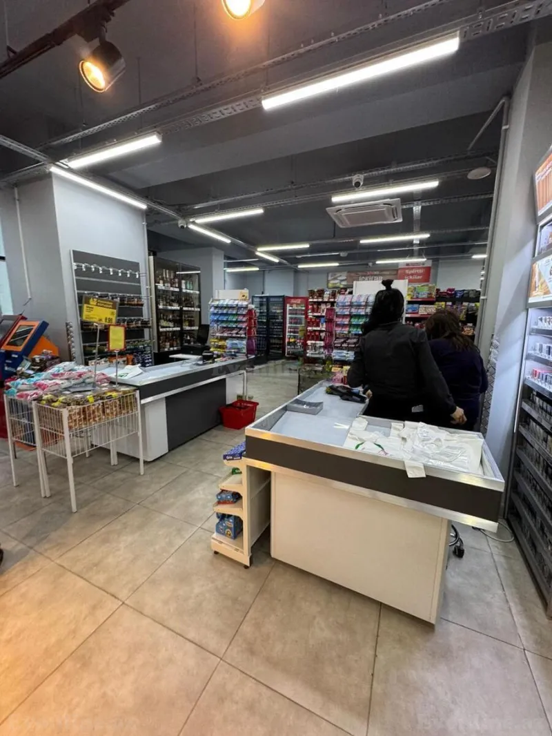 Satılır Obyekt 3500 m² Nizami m. - şəkil 2
