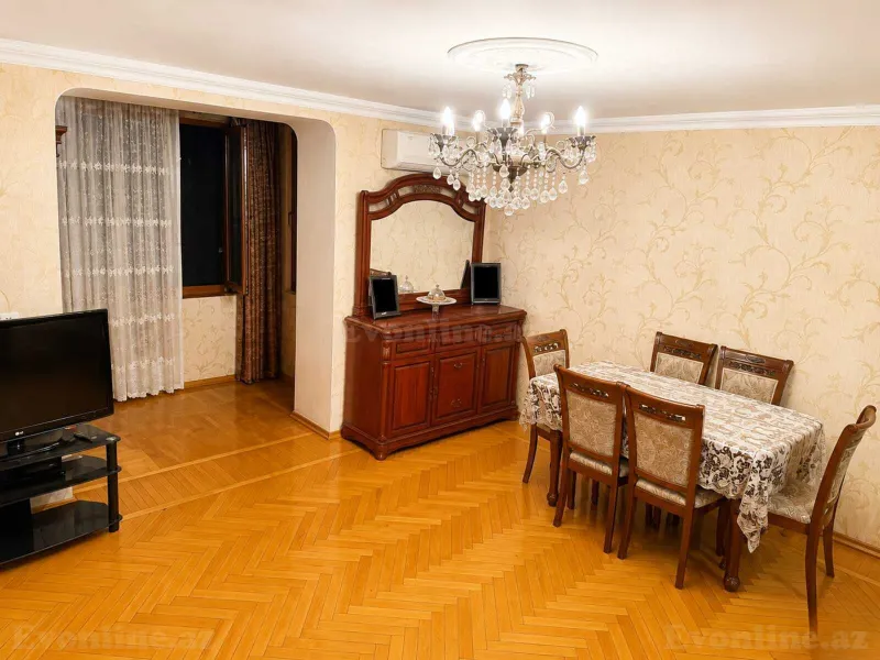 Satılır 3 otaqlı Mənzil Köhnə tikili 70 m² 1-ci mikrorayon
