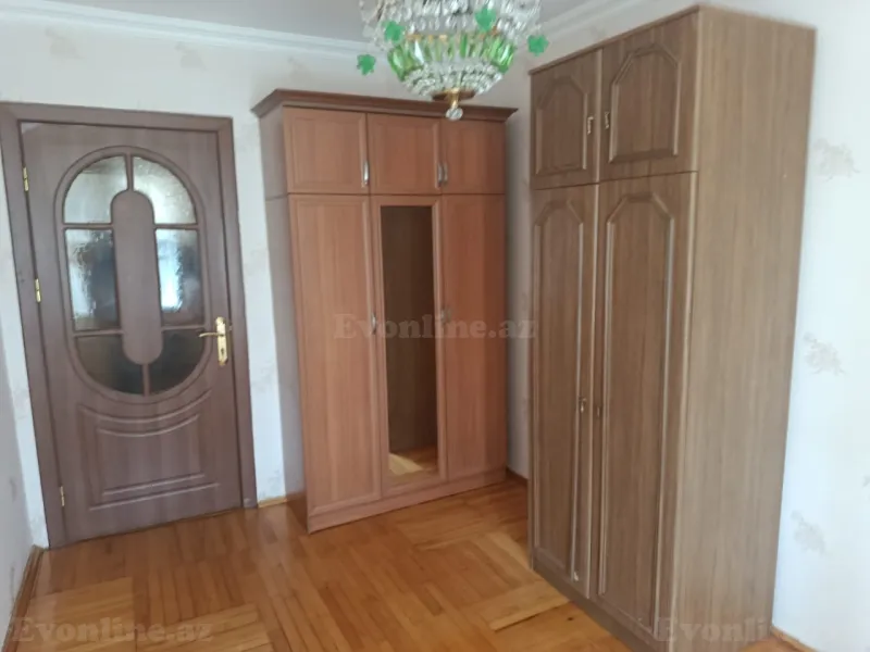 Satılır 3 otaqlı Mənzil Köhnə tikili 64.5 m² 4-cü mikrorayon - şəkil 2
