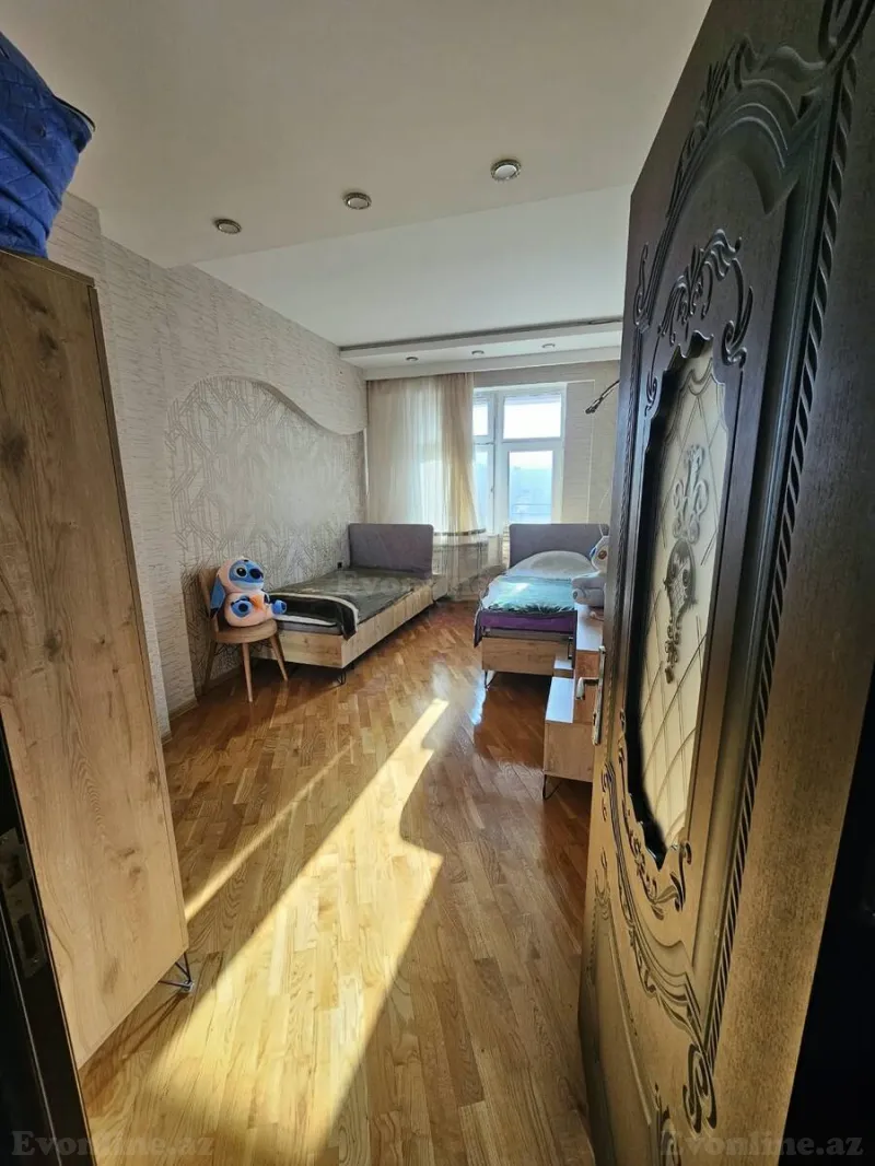 Satılır 3 otaqlı Mənzil Yeni tikili 130 m² Elmlər Akademiyası m. - şəkil 13