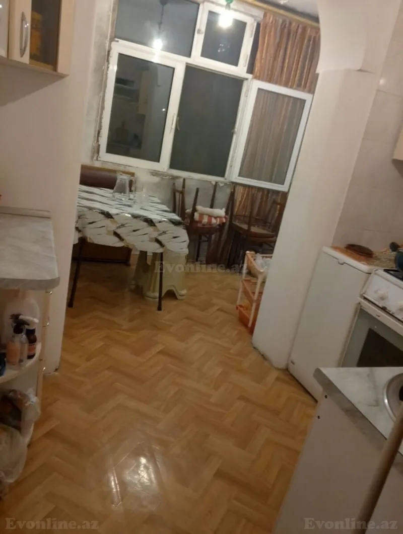 2 otaqlı Mənzil 45 m² Elmlər Akademiyası m. Satılır