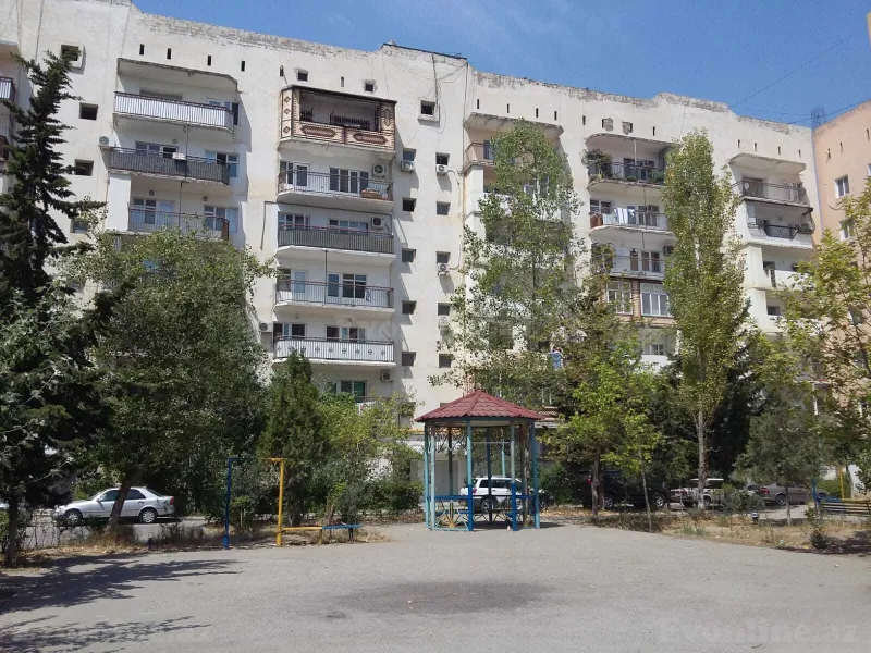 4 otaqlı Mənzil 90 m² Xətai r. Kirayə verilir