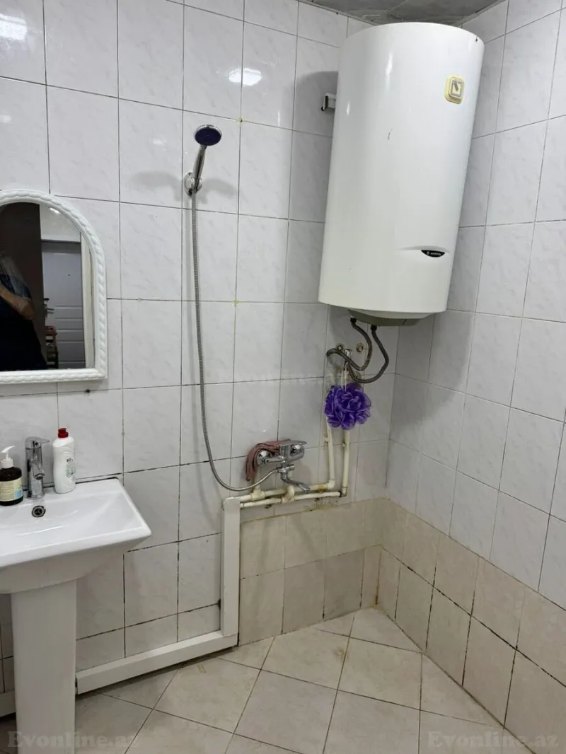 Kirayə verilir 4 otaqlı Mənzil Köhnə tikili 90 m² Xətai r. - şəkil 17