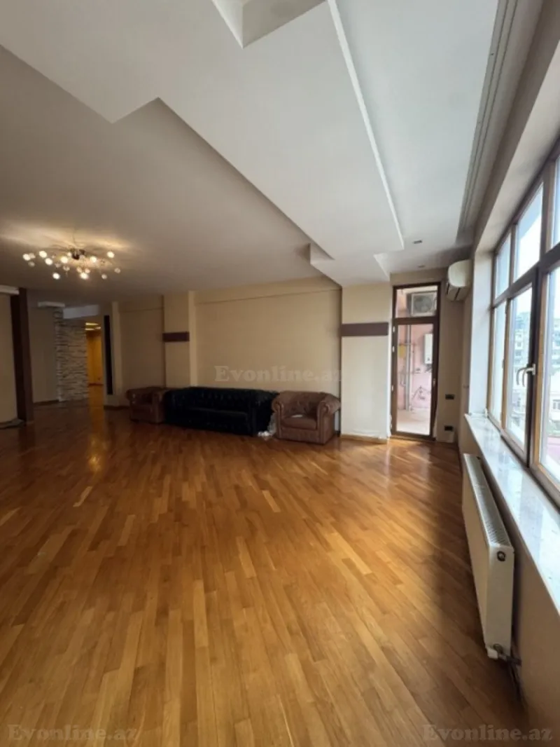 Satılır 4 otaqlı Mənzil Yeni tikili 240 m² 28 May m.