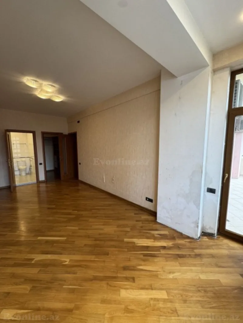 Satılır 4 otaqlı Mənzil Yeni tikili 240 m² 28 May m. - şəkil 4