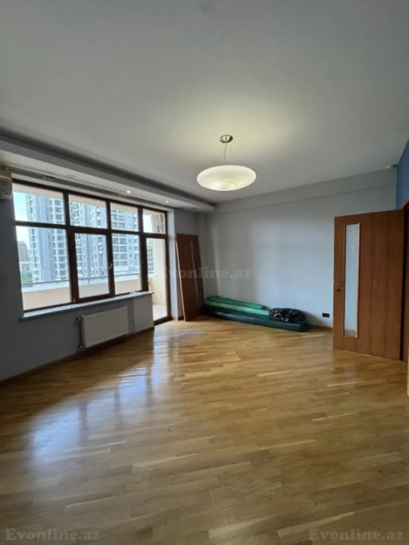 Satılır 4 otaqlı Mənzil Yeni tikili 240 m² 28 May m. - şəkil 6