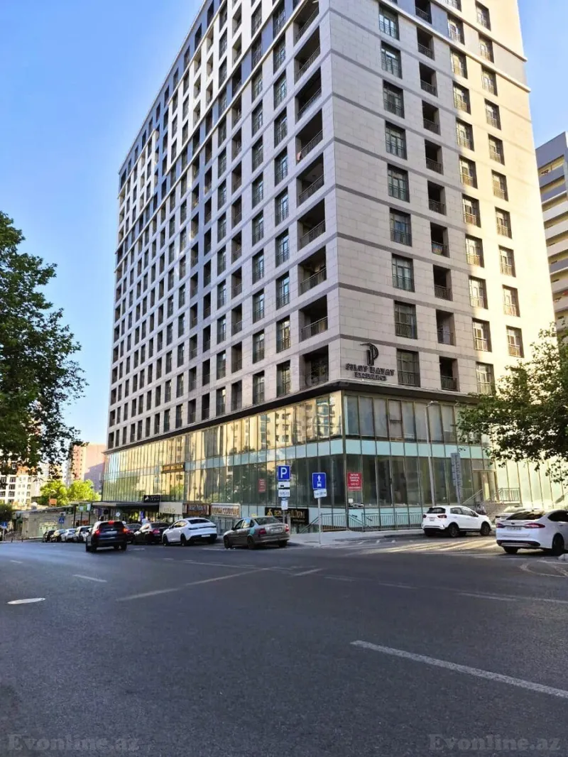4 otaqlı Mənzil 225 m² 28 May m. Satılır