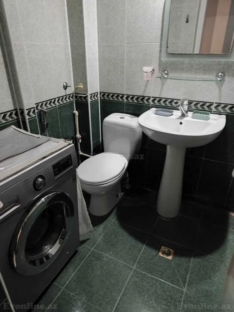 Kirayə verilir 2 otaqlı Mənzil Köhnə tikili 70 m² İnşaatçılar m. - şəkil 11
