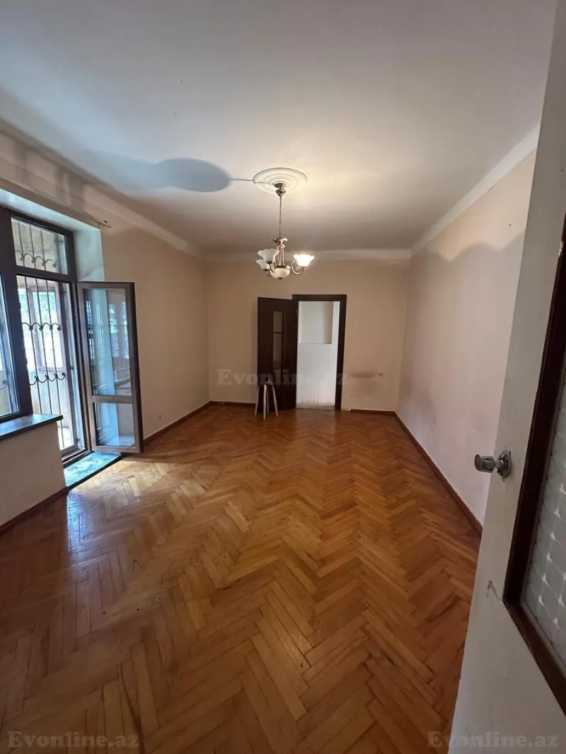 Satılır 3 otaqlı Mənzil Köhnə tikili 80 m² Elmlər Akademiyası m. - şəkil 2