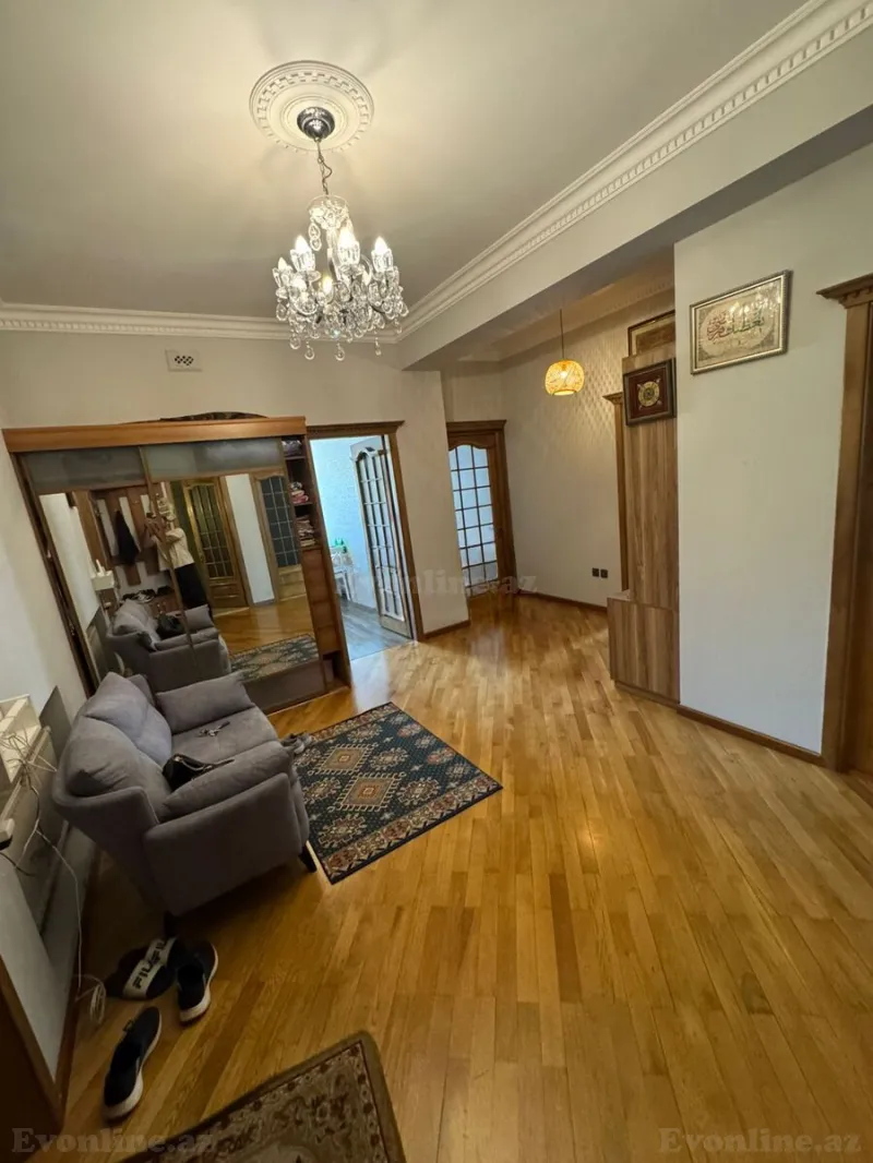 Satılır 3 otaqlı Mənzil Yeni tikili 160 m² Elmlər Akademiyası m.