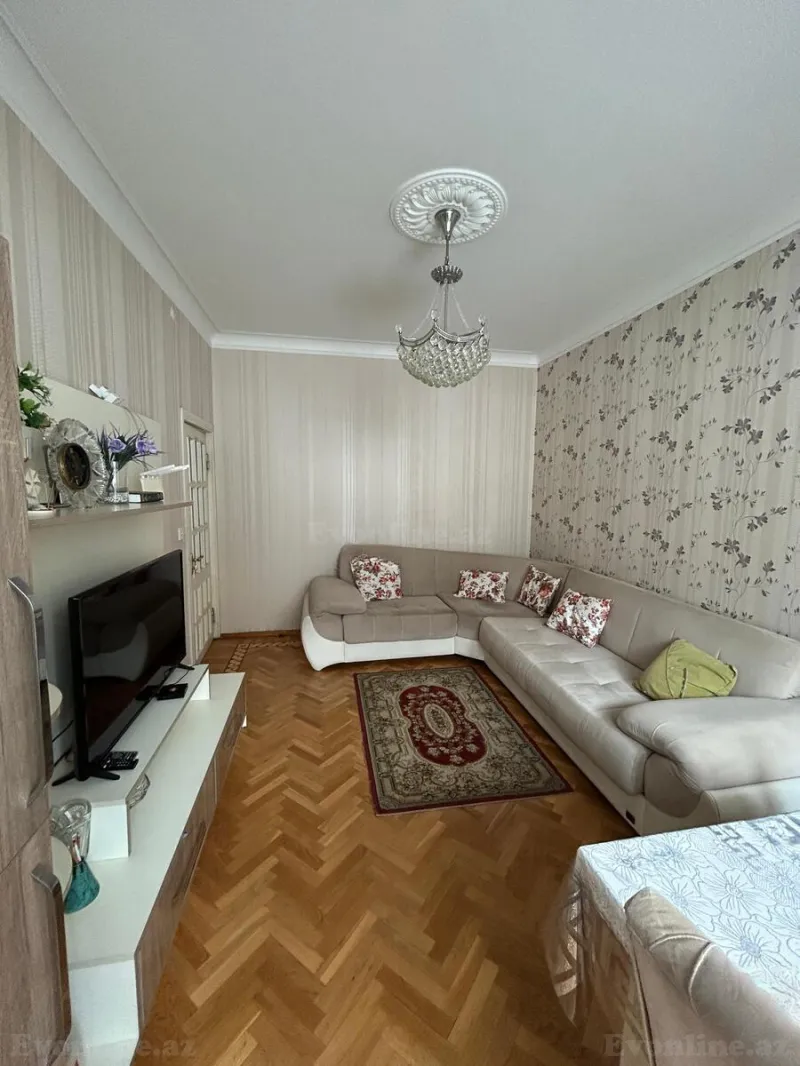 3 otaqlı Mənzil 58 m² 5-ci mikrorayon Satılır