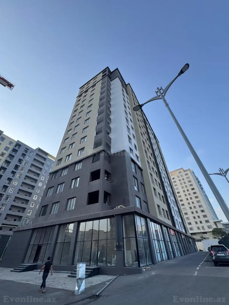 Obyekt 206 m² Xətai r. Satılır