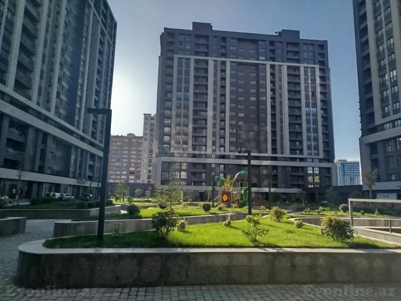 Satılır 3 otaqlı Mənzil Yeni tikili 123 m² Ağ şəhər
