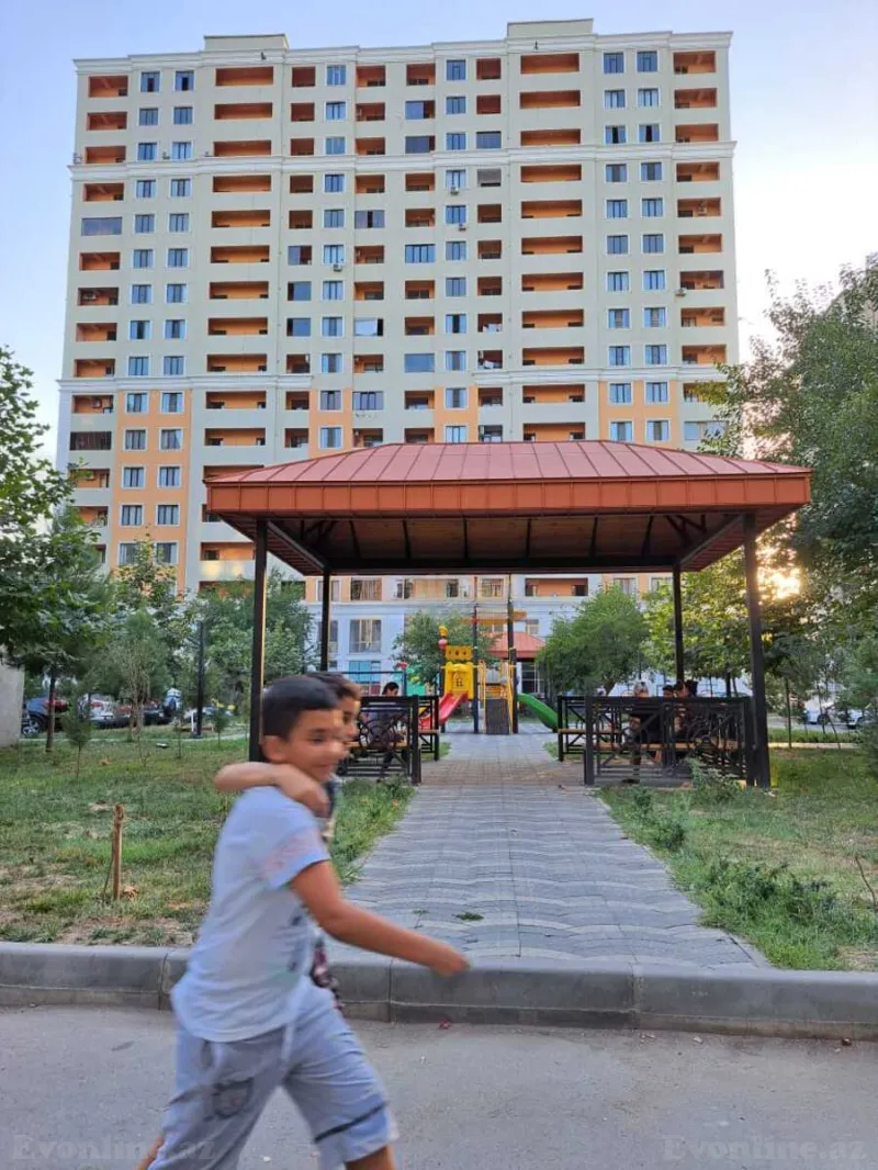 Satılır 2 otaqlı Mənzil Köhnə tikili 45 m² Elmlər Akademiyası m. - şəkil 2