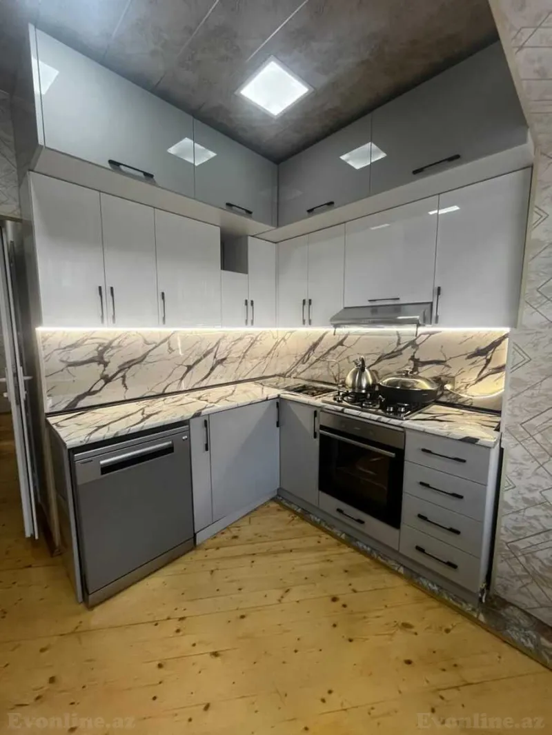 Satılır 4 otaqlı Mənzil Köhnə tikili 110 m² Yeni Yasamal - şəkil 2