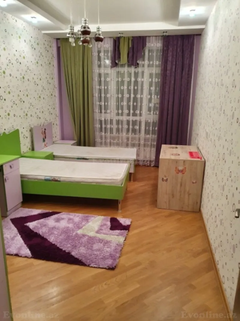 Kirayə verilir 3 otaqlı Mənzil Yeni tikili 130 m² İnşaatçılar m. - şəkil 6