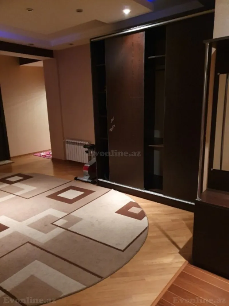 Kirayə verilir 3 otaqlı Mənzil Yeni tikili 130 m² İnşaatçılar m. - şəkil 8