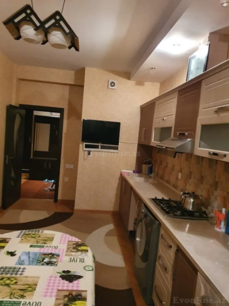 Kirayə verilir 3 otaqlı Mənzil Yeni tikili 130 m² İnşaatçılar m. - şəkil 10