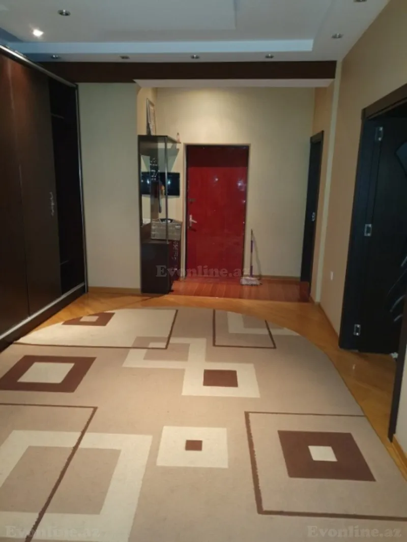 Kirayə verilir 3 otaqlı Mənzil Yeni tikili 130 m² İnşaatçılar m. - şəkil 11