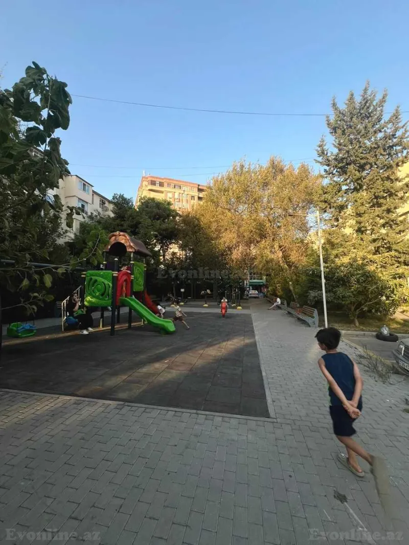 Satılır 2 otaqlı Mənzil Köhnə tikili 45 m² Nərimanov r. - şəkil 3