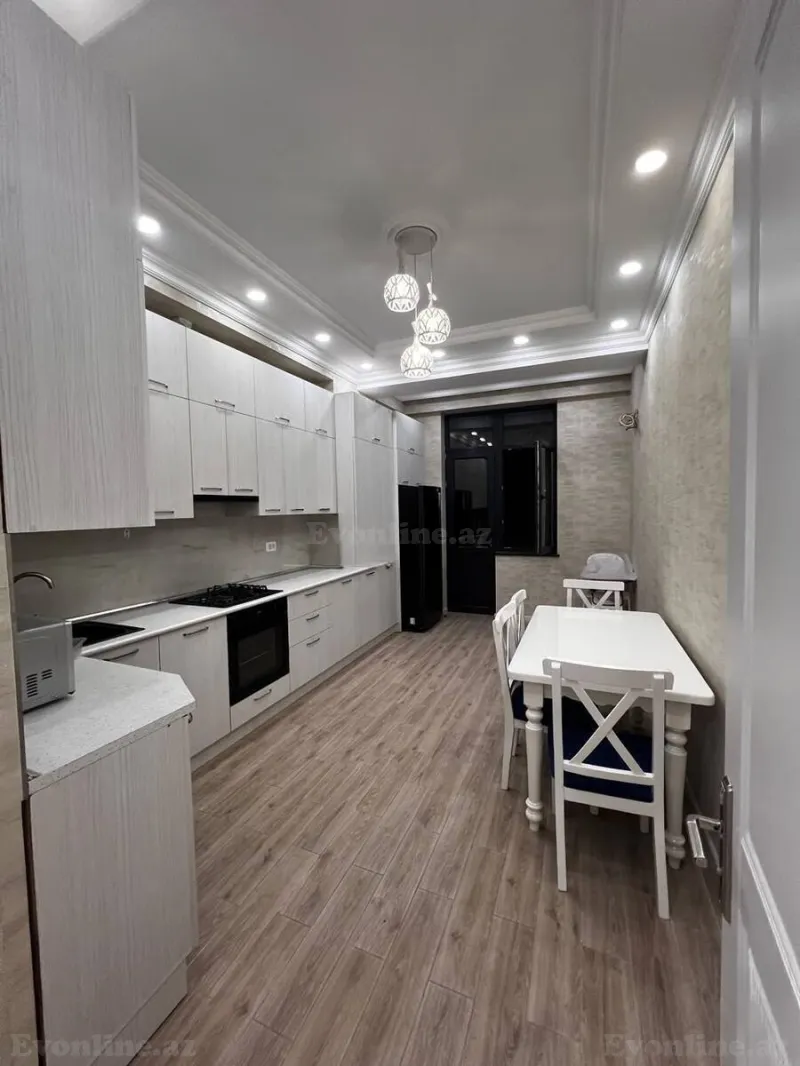 3 otaqlı Mənzil 130 m² Nərimanov r. Kirayə verilir