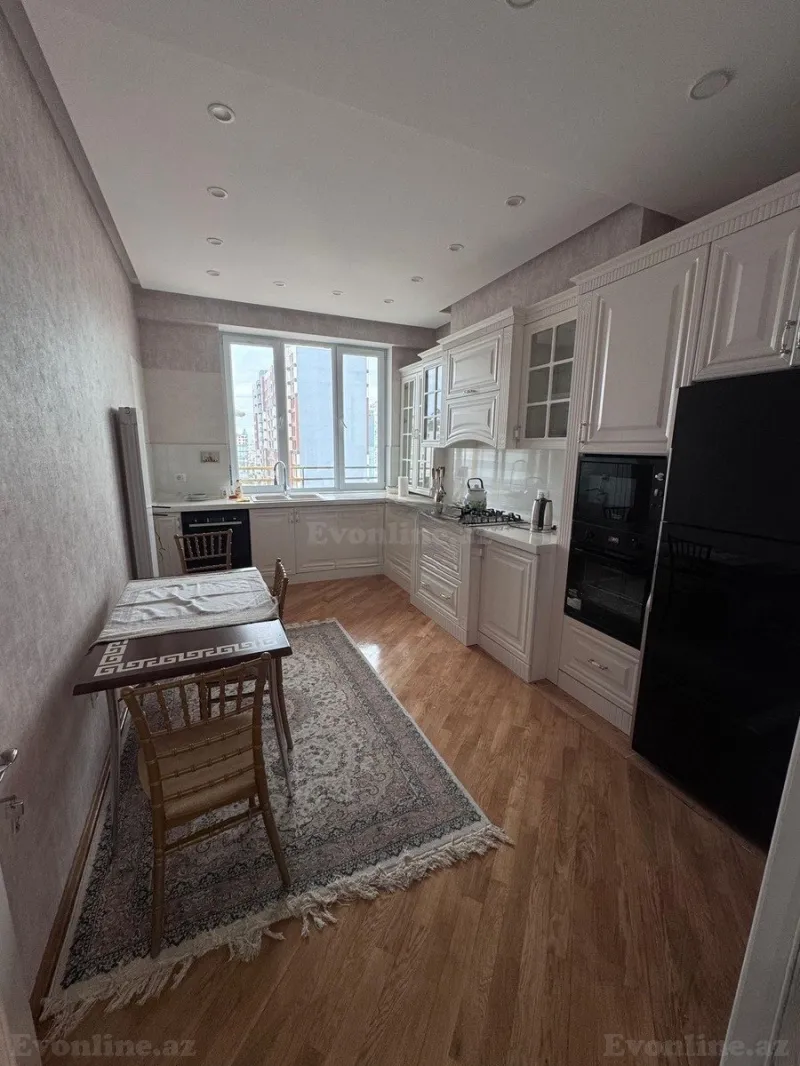 3 otaqlı Mənzil 130 m² Nəsimi r. Kirayə verilir