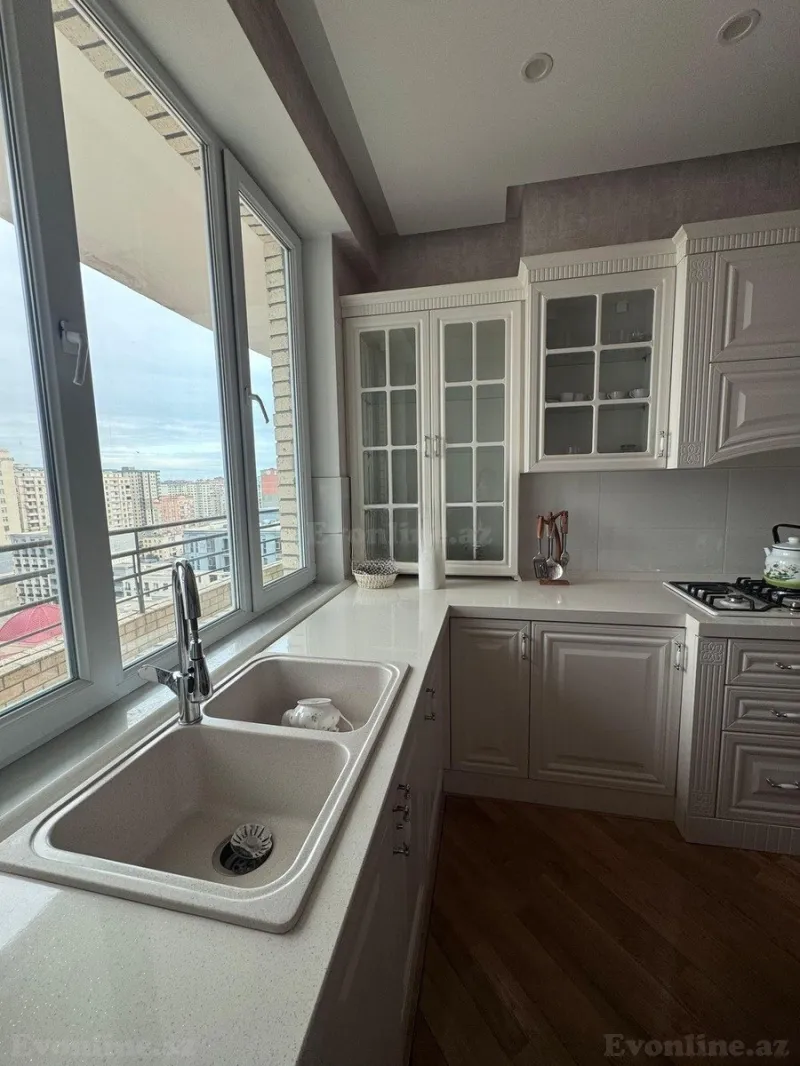 Kirayə verilir 3 otaqlı Mənzil Yeni tikili 130 m² Nəsimi r. - şəkil 2