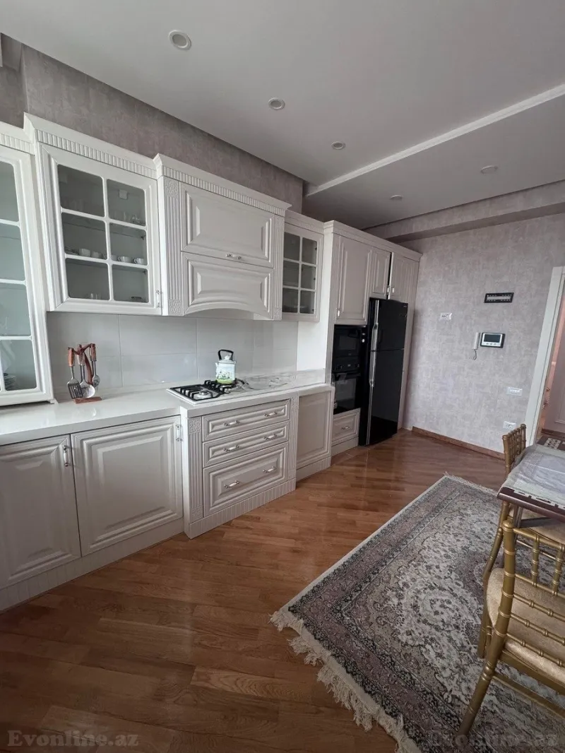 Kirayə verilir 3 otaqlı Mənzil Yeni tikili 130 m² Nəsimi r. - şəkil 6