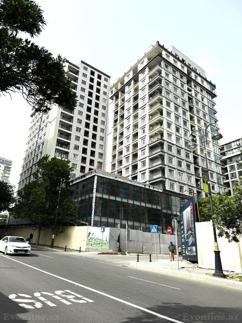 4 otaqlı Mənzil 145 m² 28 May m. Satılır