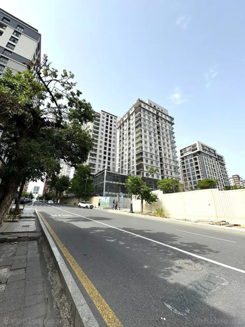 Satılır 4 otaqlı Mənzil Yeni tikili 145 m² 28 May m. - şəkil 2