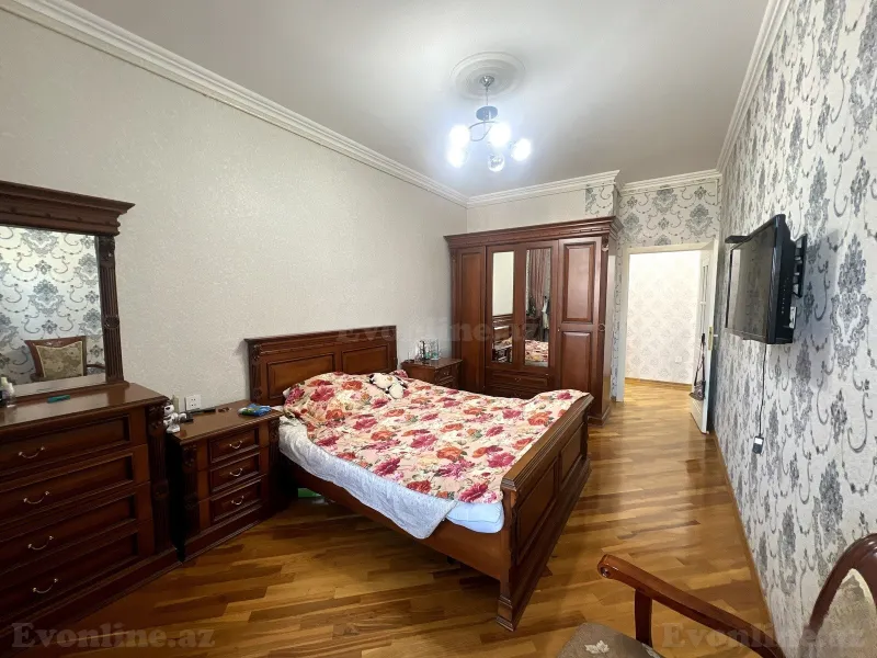 Satılır 2 otaqlı Mənzil Yeni tikili 80 m² 4-cü mikrorayon - şəkil 5
